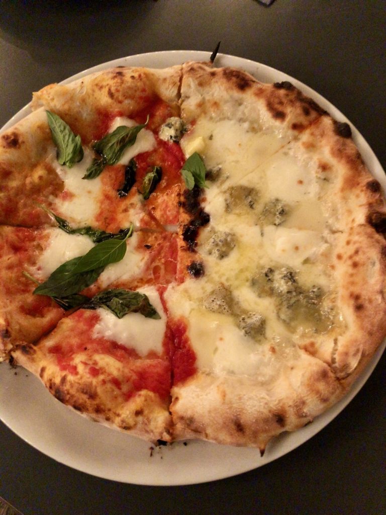 マルゲリータ＆アルピーノ（ハーフ＆ハーフ） | GOOD CHEESE GOOD PIZZA 国立店