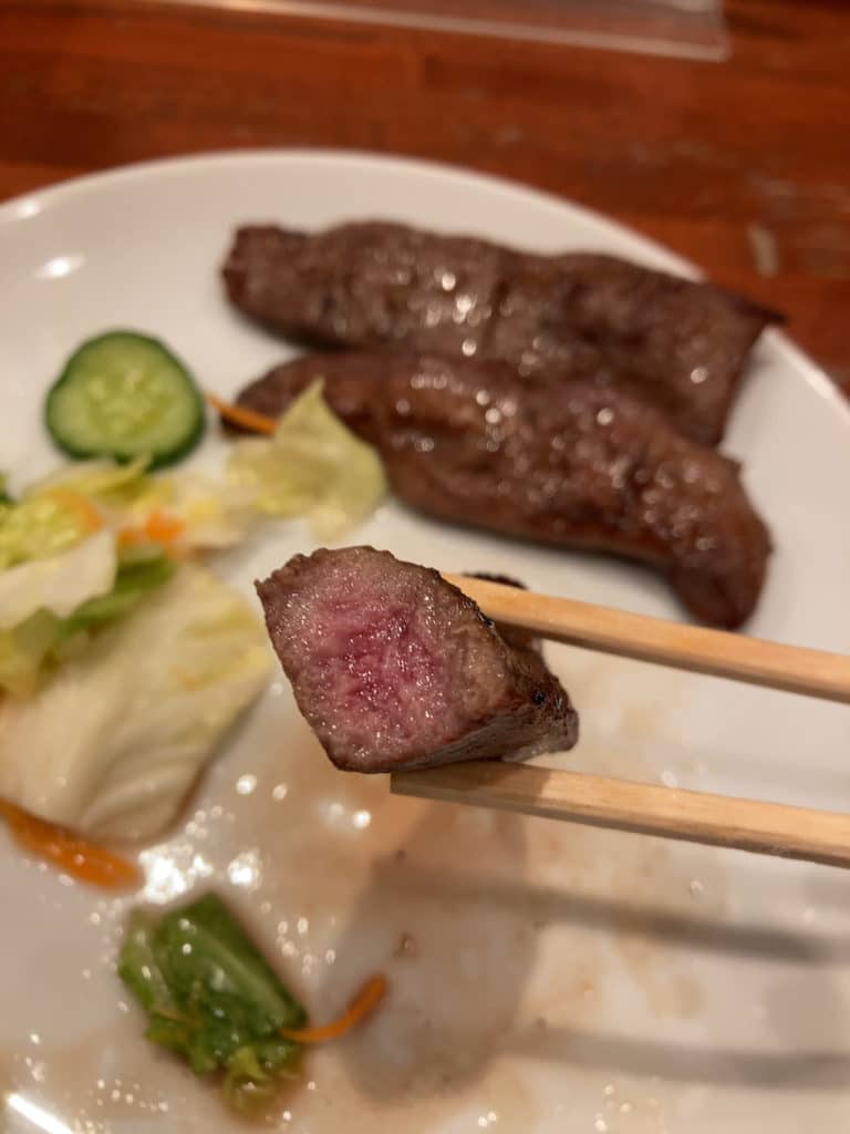 たん焼きの断面 | 牛たん料理 閣 ブランドーム本店