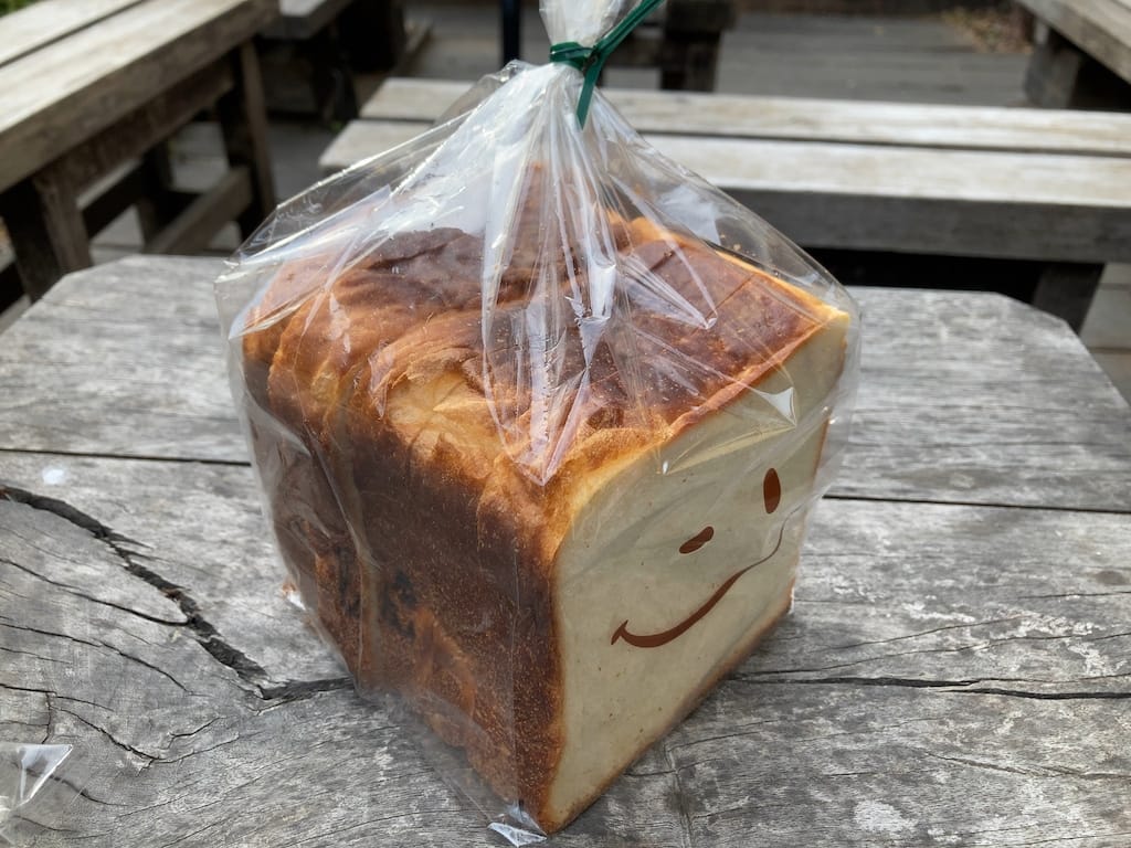 プレミアム食パン | 川越ベーカリー 楽楽