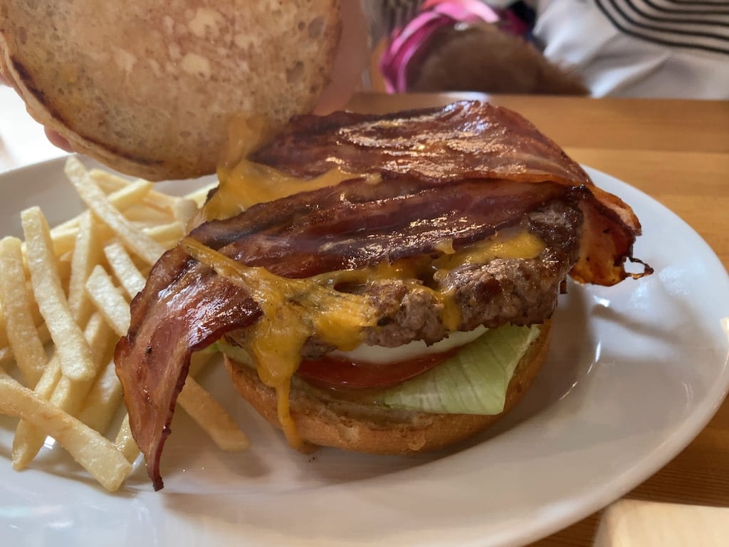 ベーコンチーズバーガー | ムースヒルズバーガー