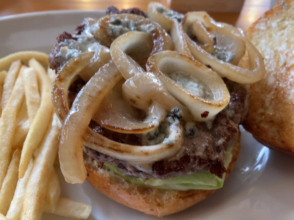 グリルドオニオンゴルゴンゾーラチーズバーガー | ムースヒルズバーガー