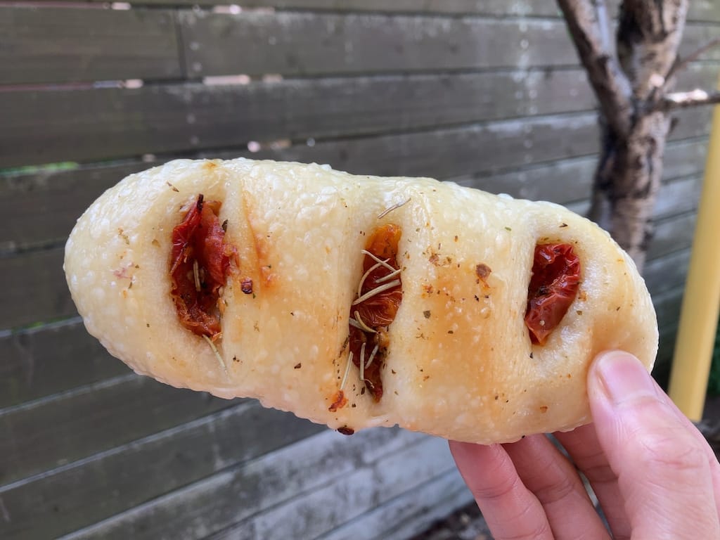 セミドライトマトのフォカッチャ | モン・ペシェ・ミニョン