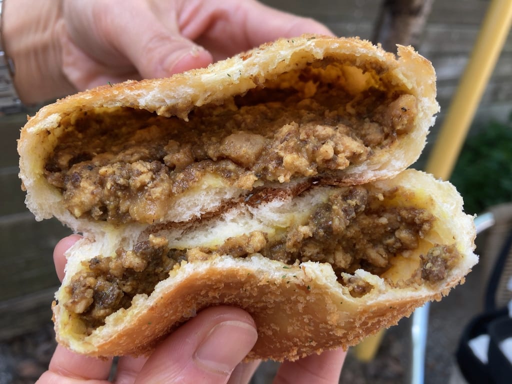 キーマカレーパン断面 | モン・ペシェ・ミニョン