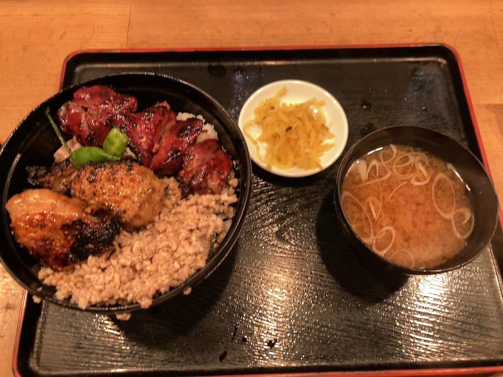 やきとり丼 | 鳥与志