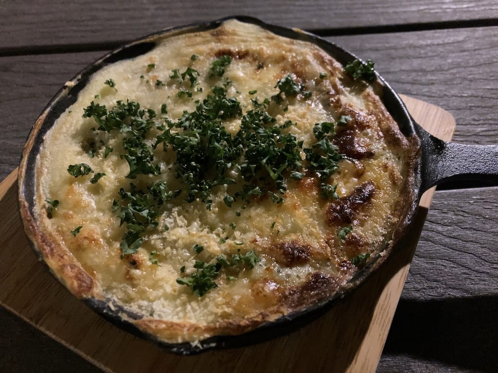 ラタトゥイユとマッシュポテトとゴルゴンゾーラチーズの重ね焼き | カフェ サカイ
