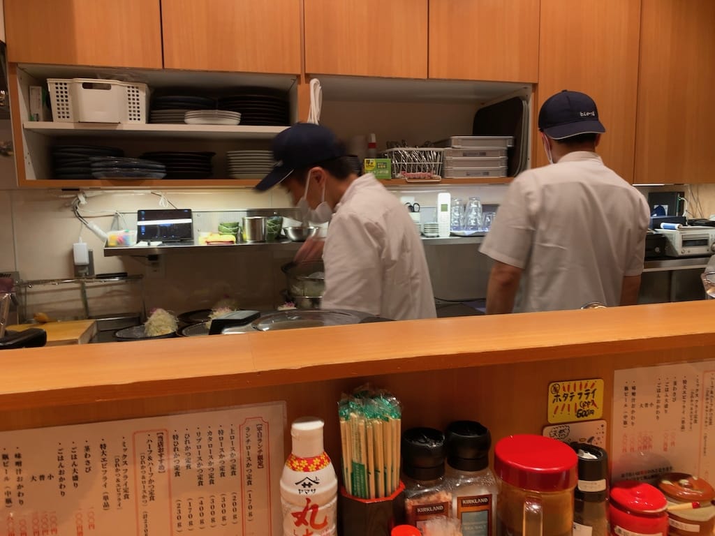 厨房 | とんかつ檍 銀座店
