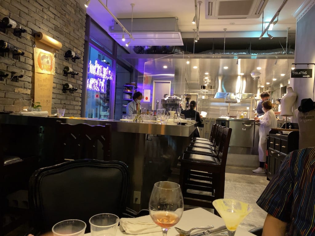 内観 | レストラン アルティザン