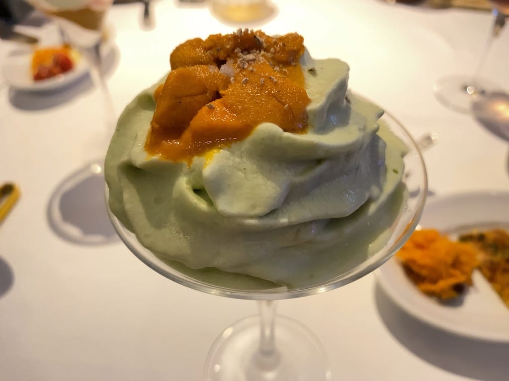 ウニとカニとコンソメジュレ バジルのエスプーマ | レストラン アルティザン