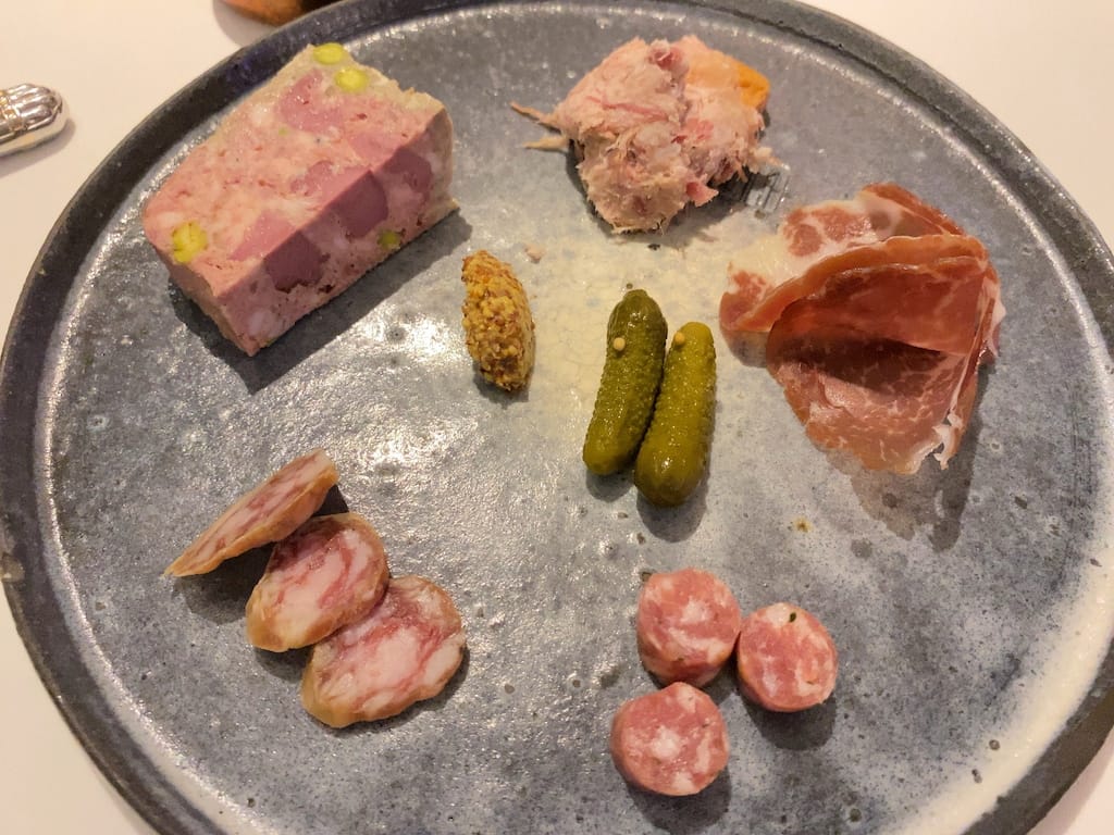 アルティザンのパテとシャルキュトリ盛り合わせ | レストラン アルティザン