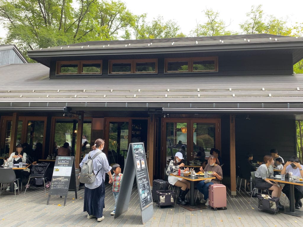 外観 | ベーカリー&レストラン 沢村 軽井沢ハルニレテラス