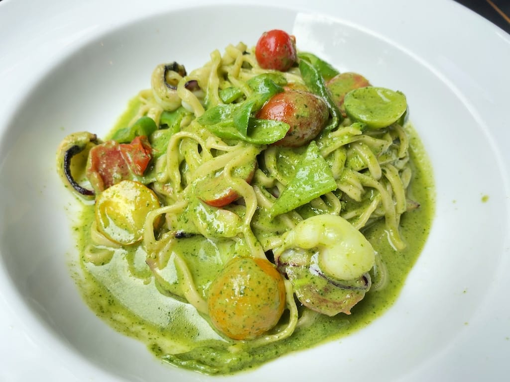 タコと甘なんばんのジェノベーゼ(タリオリーニ) | ベーカリー&レストラン 沢村 軽井沢ハルニレテラス