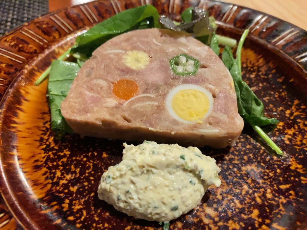 豚頭肉と旬野菜のゼリー寄せ | ピレネー