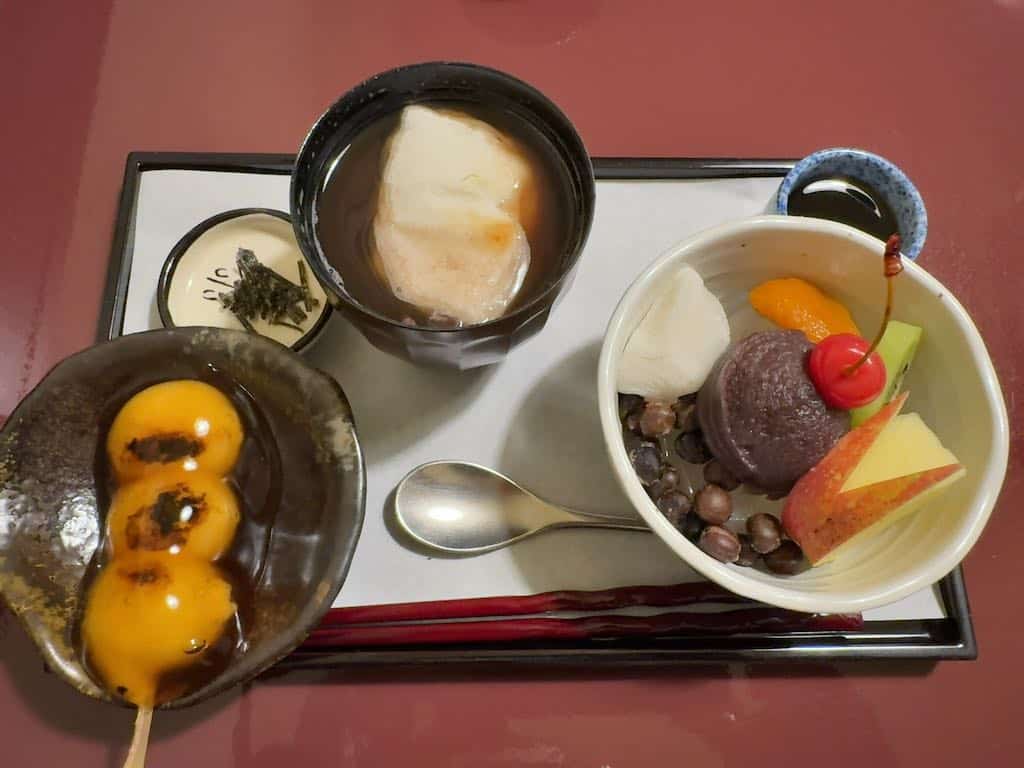 田舎小路 | 追分だんご本舗 新宿本店