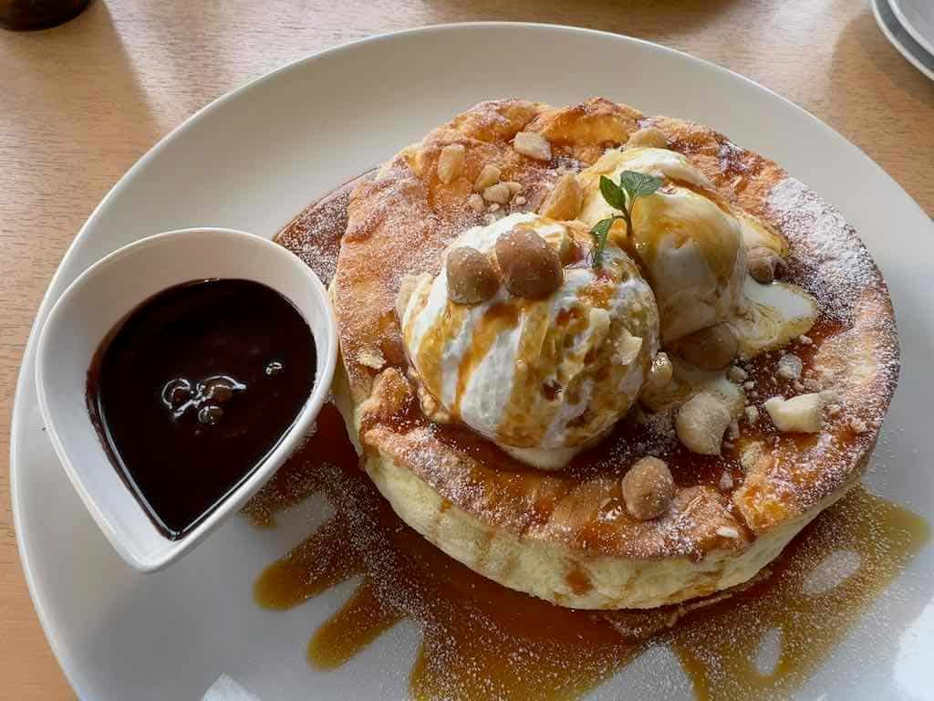 キャラメル&マカダミアナッツ パンケーキ | アロハキッチン 木更津店