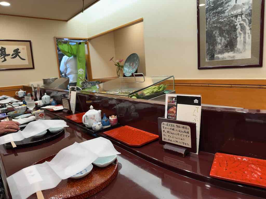 カウンター席 | 天亭