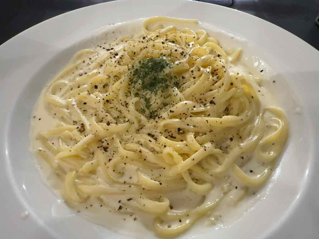 贅沢ゴルゴンゾーラチーズのクリームパスタ | 自家製生麺専門 プレミアム ポタパスタ カフェ リゾート
