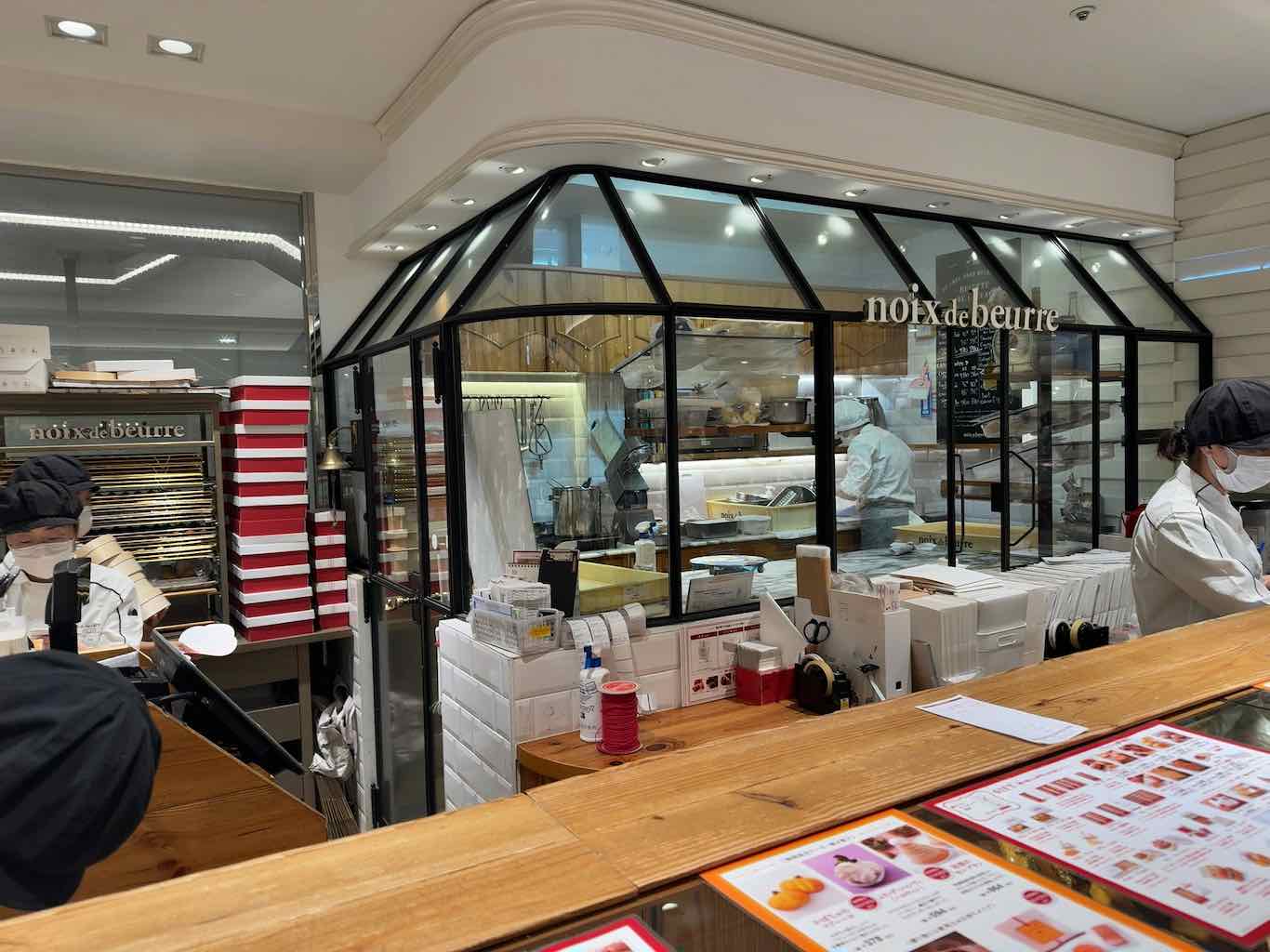 外観 | ノワ・ドゥ・ブール 新宿伊勢丹店