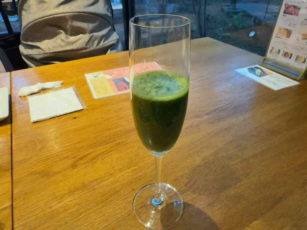 自家製グリーンスムージー | 野菜がおいしいレストラン LONGING HOUSE 軽井沢