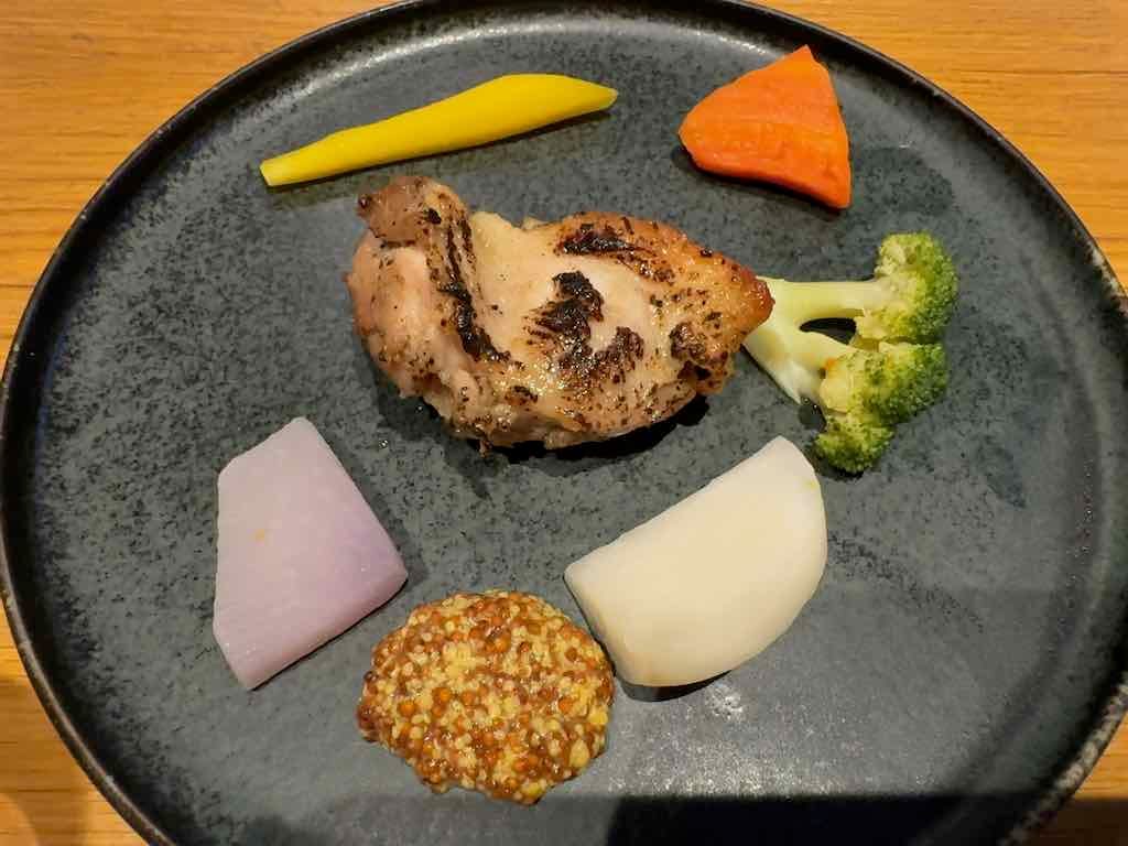 信州福味鶏のグリル | 野菜がおいしいレストラン LONGING HOUSE 軽井沢